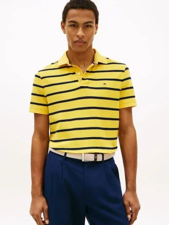 Polo com corte regular e riscas