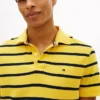 Polo com corte regular e riscas Polo com corte regular e riscas