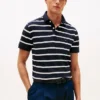 Polo com corte regular e riscas que absorve a humidade Polo com corte regular e riscas que absorve a humidade