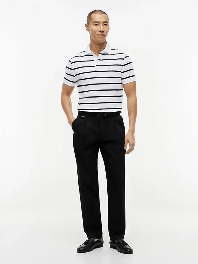 Polo com corte regular e riscas que absorve a humidade Polo com corte regular e riscas que absorve a humidade