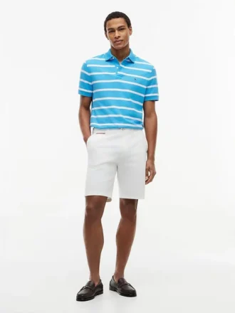 Polo com corte regular e riscas que absorve a humidade