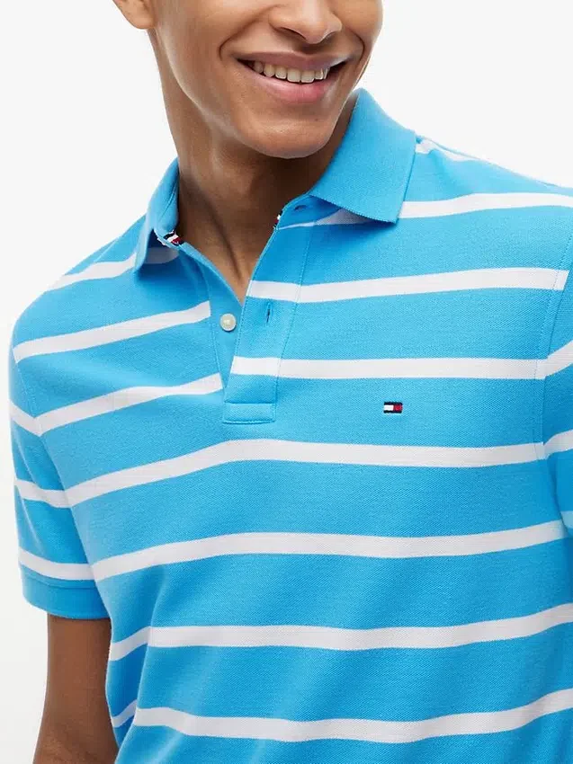 Polo com corte regular e riscas que absorve a humidade Polo com corte regular e riscas que absorve a humidade