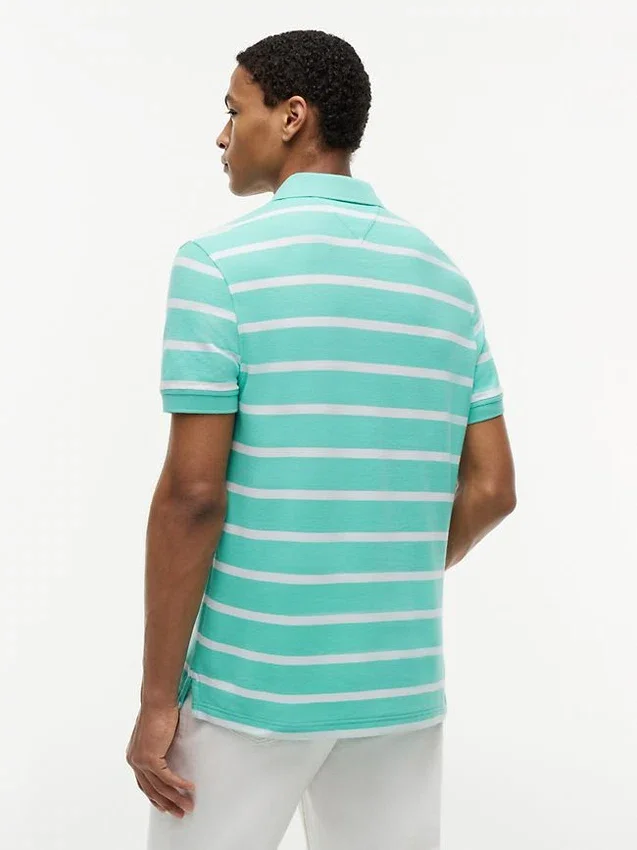 Polo com corte regular e riscas que absorve a humidade Polo com corte regular e riscas que absorve a humidade