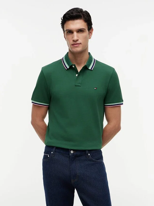 Polo com detalhes em contraste, corte regular Polo com detalhes em contraste, corte regular