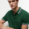 Polo com detalhes em contraste, corte regular Polo com detalhes em contraste, corte regular