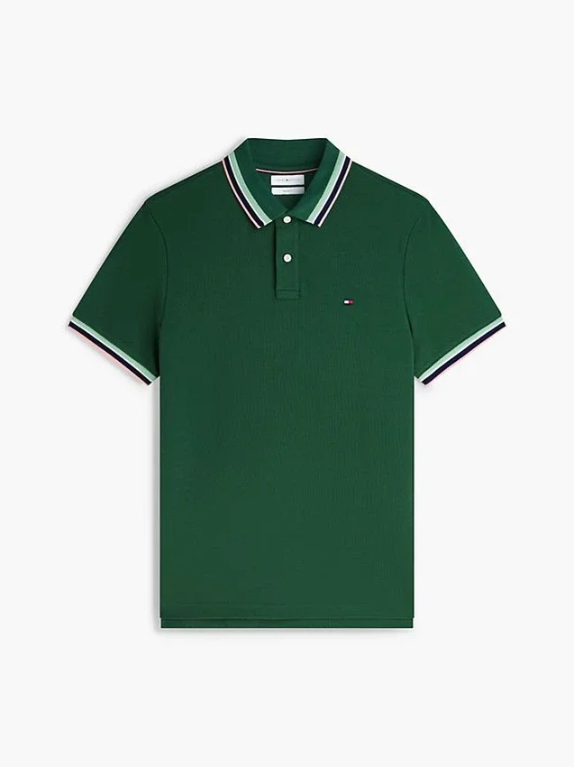 Polo com detalhes em contraste, corte regular Polo com detalhes em contraste, corte regular