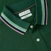Polo com detalhes em contraste, corte regular Polo com detalhes em contraste, corte regular