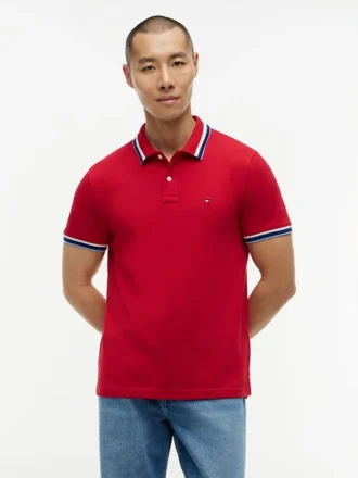 Polo com detalhes em contraste de corte regular