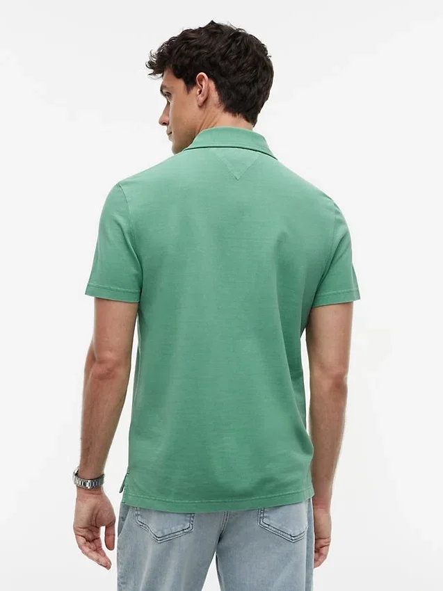 Polo com emblema tingido na peça, corte regular Polo com emblema tingido na peça, corte regular