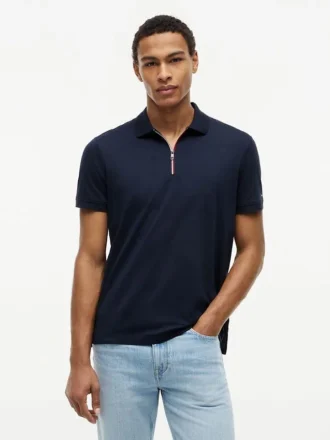 Polo com fecho em algodão liso, corte regular