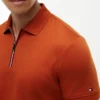 Polo com fecho em algodão liso, corte regular Polo com fecho em algodão liso, corte regular