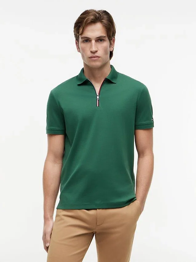 Polo com fecho em algodão liso de corte regular Polo com fecho em algodão liso de corte regular