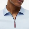 Polo com fecho em algodão liso de corte regular Polo com fecho em algodão liso de corte regular
