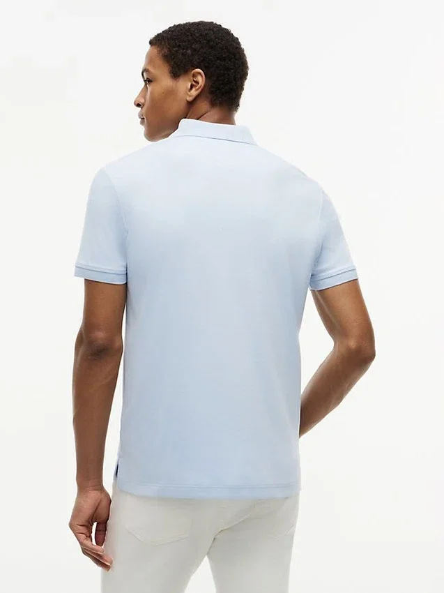 Polo com fecho em algodão liso de corte regular Polo com fecho em algodão liso de corte regular