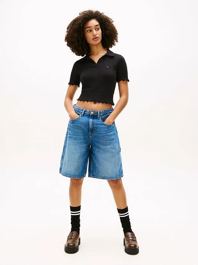 Polo com gola em folha de alface da Tommy Jeans Polo com gola em folha de alface da Tommy Jeans