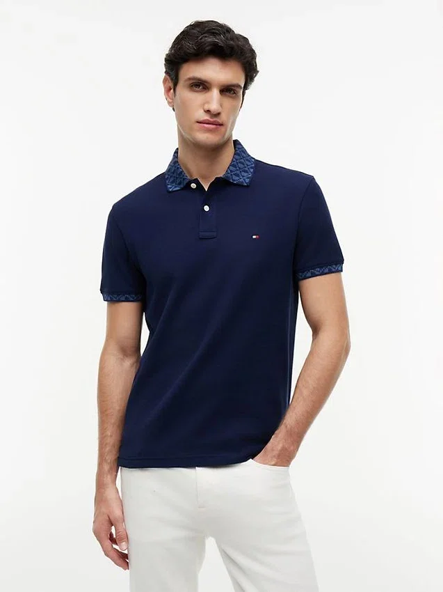 Polo com gola em jacquard de corte regular Polo com gola em jacquard de corte regular