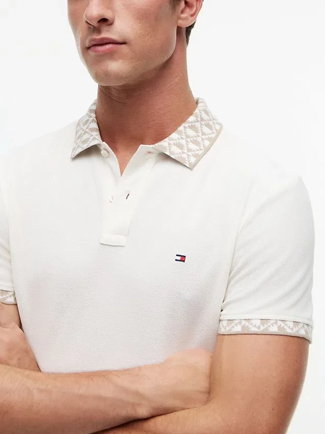 Polo com gola em jacquard de corte regular Polo com gola em jacquard de corte regular