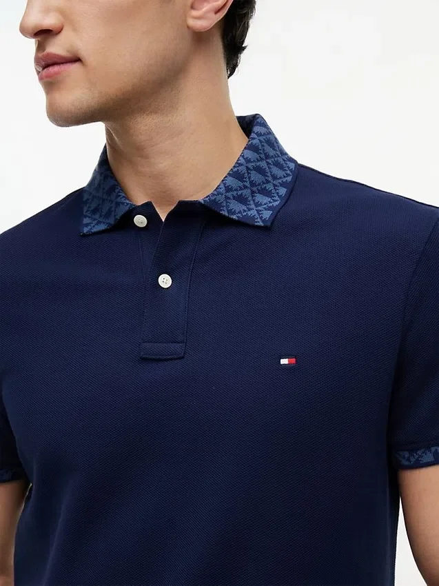 Polo com gola em jacquard de corte regular Polo com gola em jacquard de corte regular