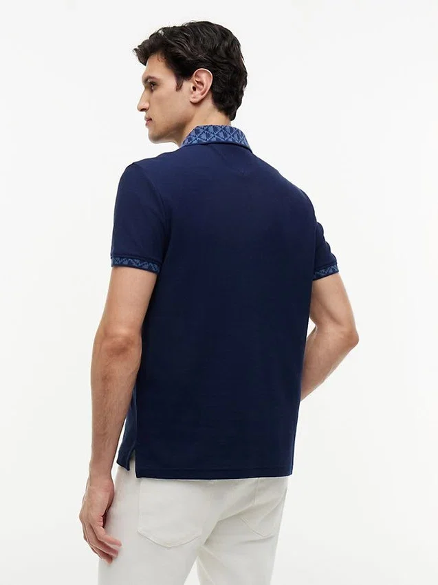 Polo com gola em jacquard de corte regular Polo com gola em jacquard de corte regular