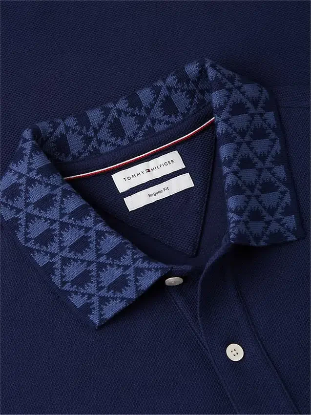 Polo com gola em jacquard de corte regular Polo com gola em jacquard de corte regular