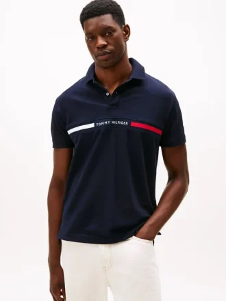 Polo com riscas bordadas e corte regular