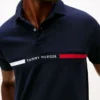 Polo com riscas bordadas e corte regular Polo com riscas bordadas e corte regular