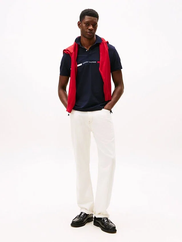 Polo com riscas bordadas e corte regular Polo com riscas bordadas e corte regular