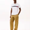 Polo com riscas bordadas e corte regular Polo com riscas bordadas e corte regular