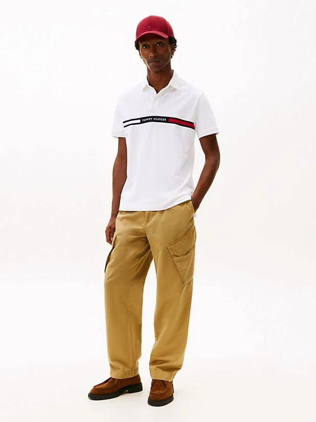 Polo com riscas bordadas e corte regular Polo com riscas bordadas e corte regular