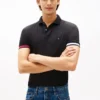 Polo de algodão liso com corte justo Polo de algodão liso com corte justo