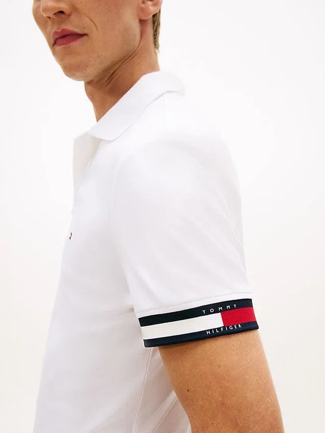 Polo de algodão liso com corte justo Polo de algodão liso com corte justo