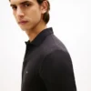Polo de algodão liso com corte justo Polo de algodão liso com corte justo