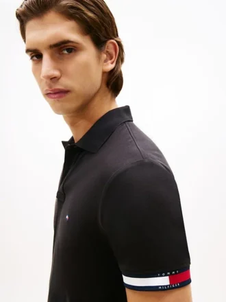 Polo de algodão liso com corte justo