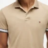 Polo de Algodão Liso com Corte Justo Polo de Algodão Liso com Corte Justo