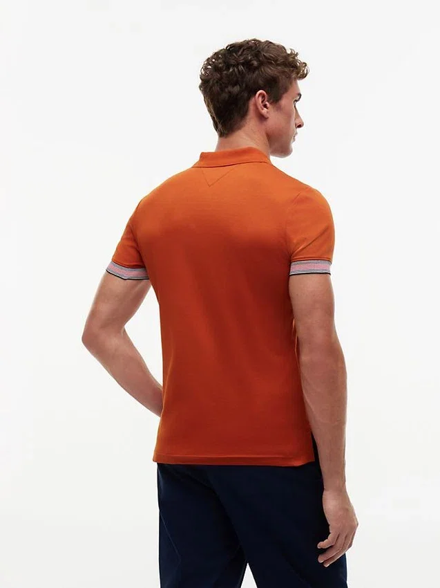 Polo de Algodão Liso com Corte Justo Polo de Algodão Liso com Corte Justo