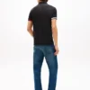 Polo de algodão liso com corte justo Polo de algodão liso com corte justo