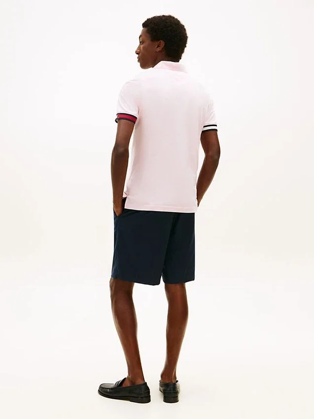 Polo de algodão liso com corte justo Polo de algodão liso com corte justo