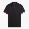 Polo de algodão liso com corte justo Polo de algodão liso com corte justo