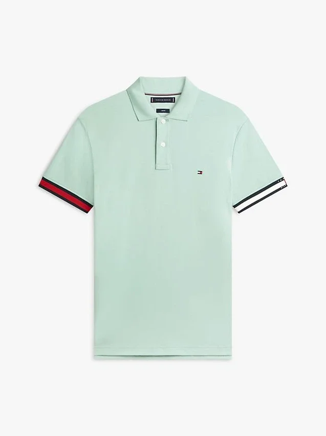 Polo de algodão liso com corte justo Polo de algodão liso com corte justo
