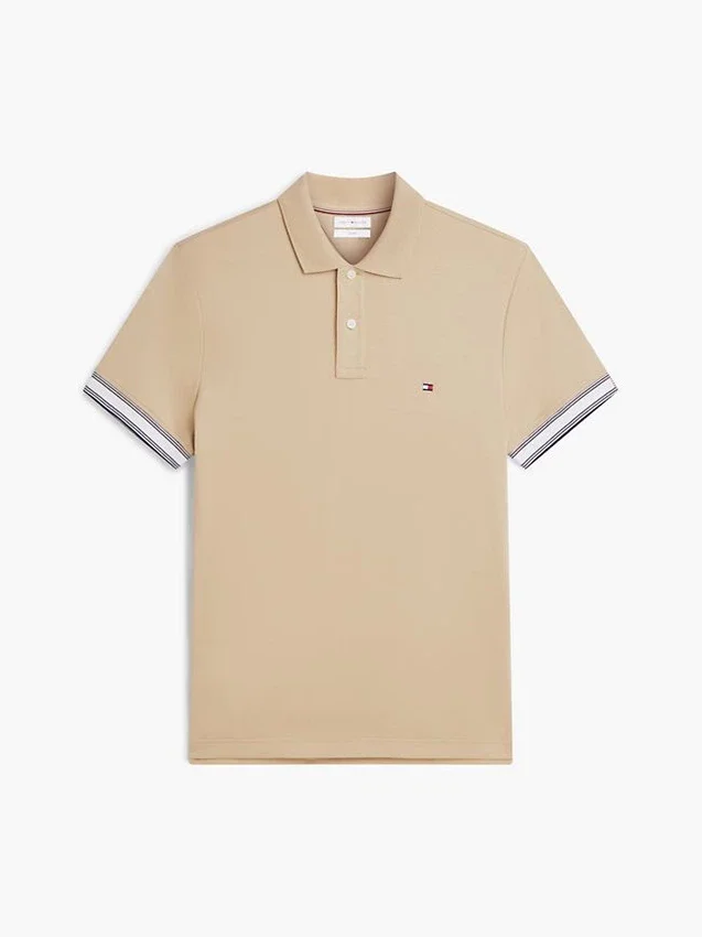 Polo de Algodão Liso com Corte Justo Polo de Algodão Liso com Corte Justo