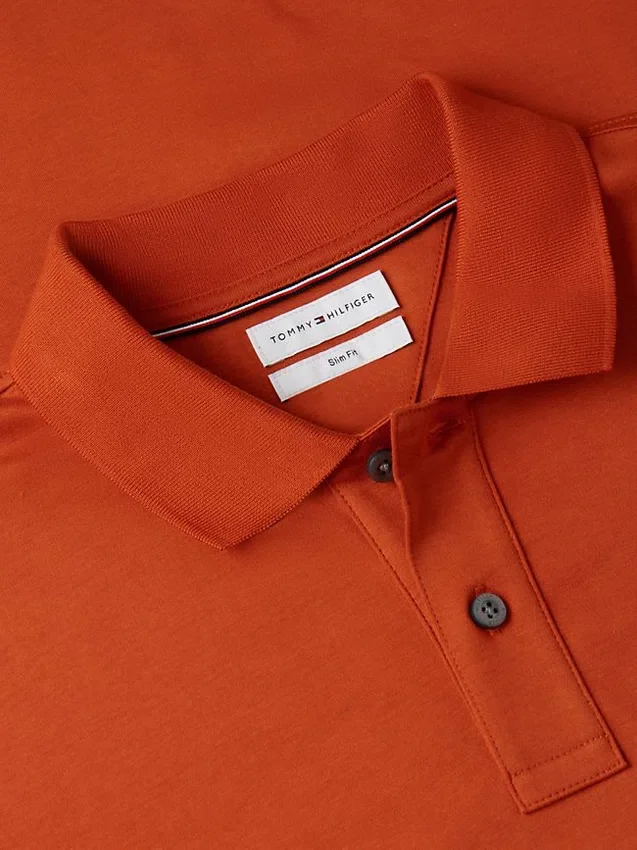 Polo de Algodão Liso com Corte Justo Polo de Algodão Liso com Corte Justo