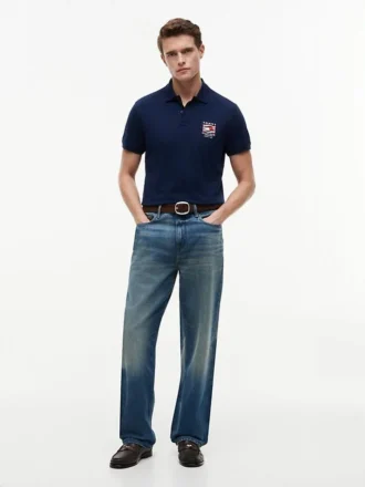 Polo de Algodão Suave com Bandeira Ondulada e Corte Regular