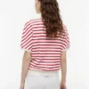Polo de corte descontraído com riscas mescladas Polo de corte descontraído com riscas mescladas