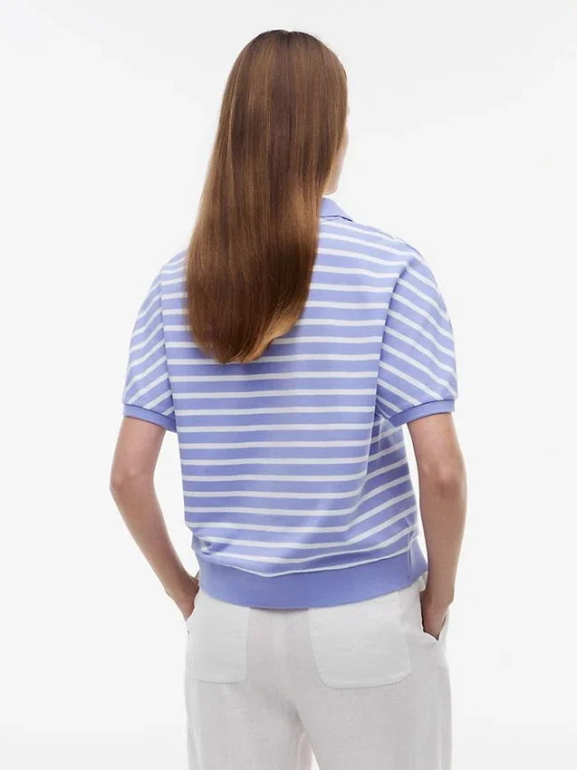 Polo de corte descontraído com riscas mescladas Polo de corte descontraído com riscas mescladas