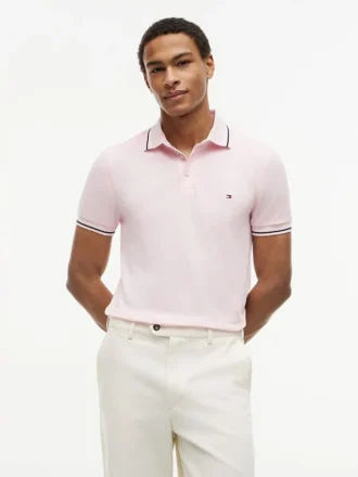 Polo de corte justo com detalhes