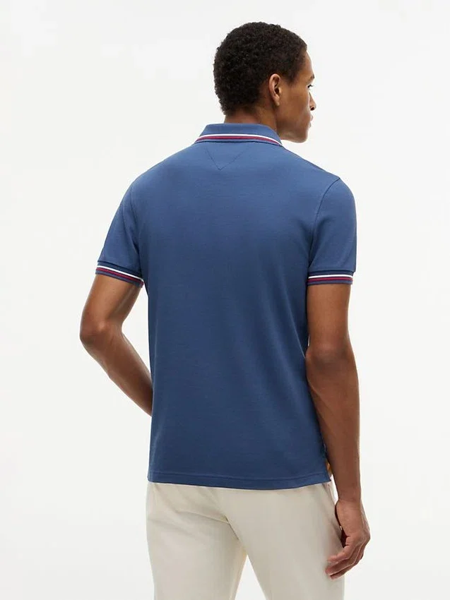 Polo de corte justo com detalhes Polo de corte justo com detalhes