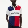 Polo de corte regular com blocos de cor Polo de corte regular com blocos de cor