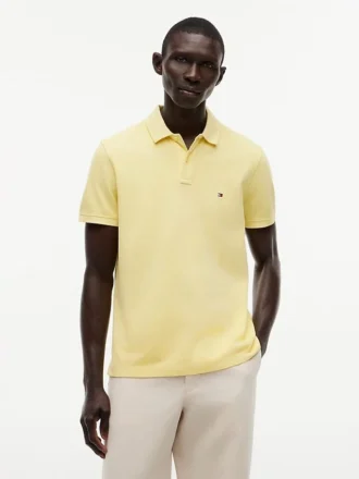 Polo de corte regular tingido na peça