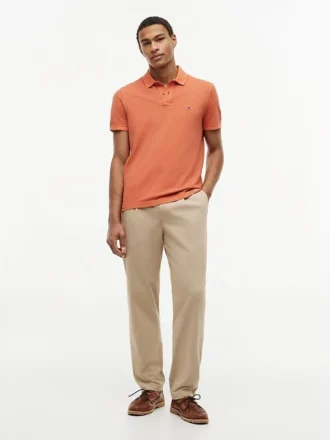 Polo de corte regular tingido na peça