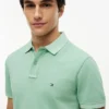 Polo de corte regular tingido na peça Polo de corte regular tingido na peça